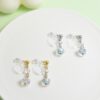 tohu-invisible-clip-on-earrings-crystal-d007g-gold1 雪人・無痛耳夾