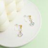 tohu-invisible-clip-on-earrings-crystal-d007g-gold3 雪人・無痛耳夾