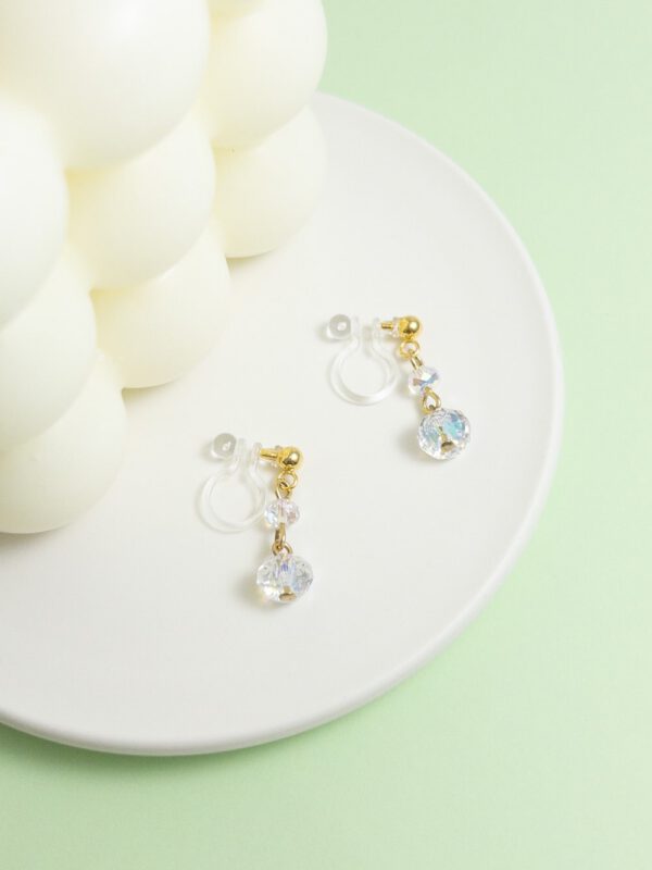 tohu-invisible-clip-on-earrings-crystal-d007g-gold3 雪人・無痛耳夾