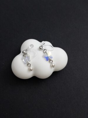 tohu-invisible-clip-on-earrings-crystal-s002s-silver-butterfly2 幻彩蝴蝶.無痛耳夾 - 銀色